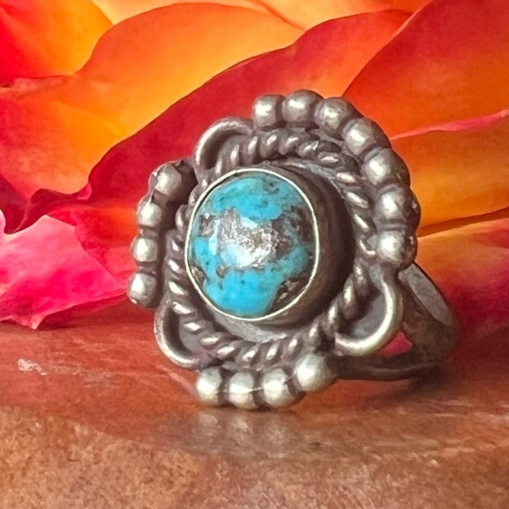 VINTAGE Native American Silver/Blue Turquoise Stone Ring 9.89 Grams Size 6 - Picture 1 of 8